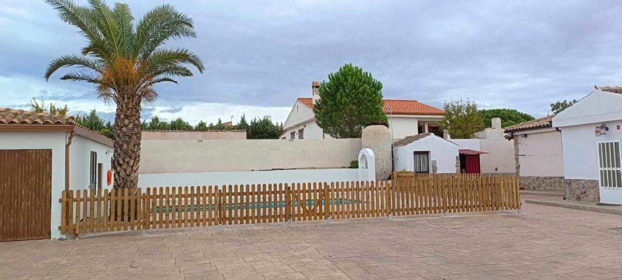 Villa Las Tres Hermanas Albarreal De Tajo By Toledo Ap Exterior foto
